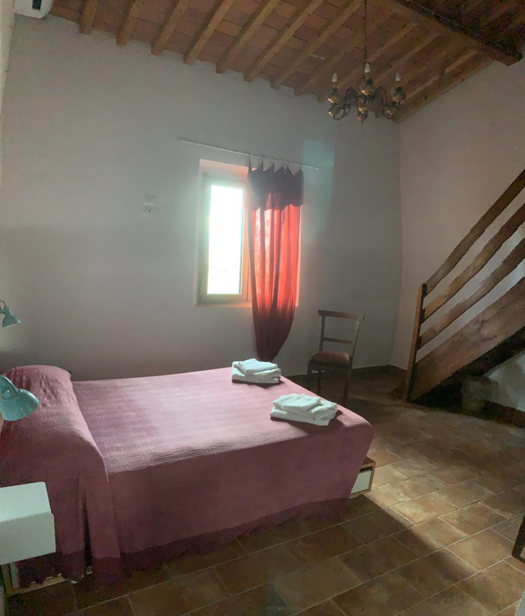 Agriturismo Fattoria Le Caprine Gambassi Terme Exteriör bild